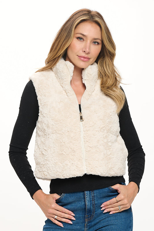 Stylish Faux Fur Vest Cavalini, Inc.