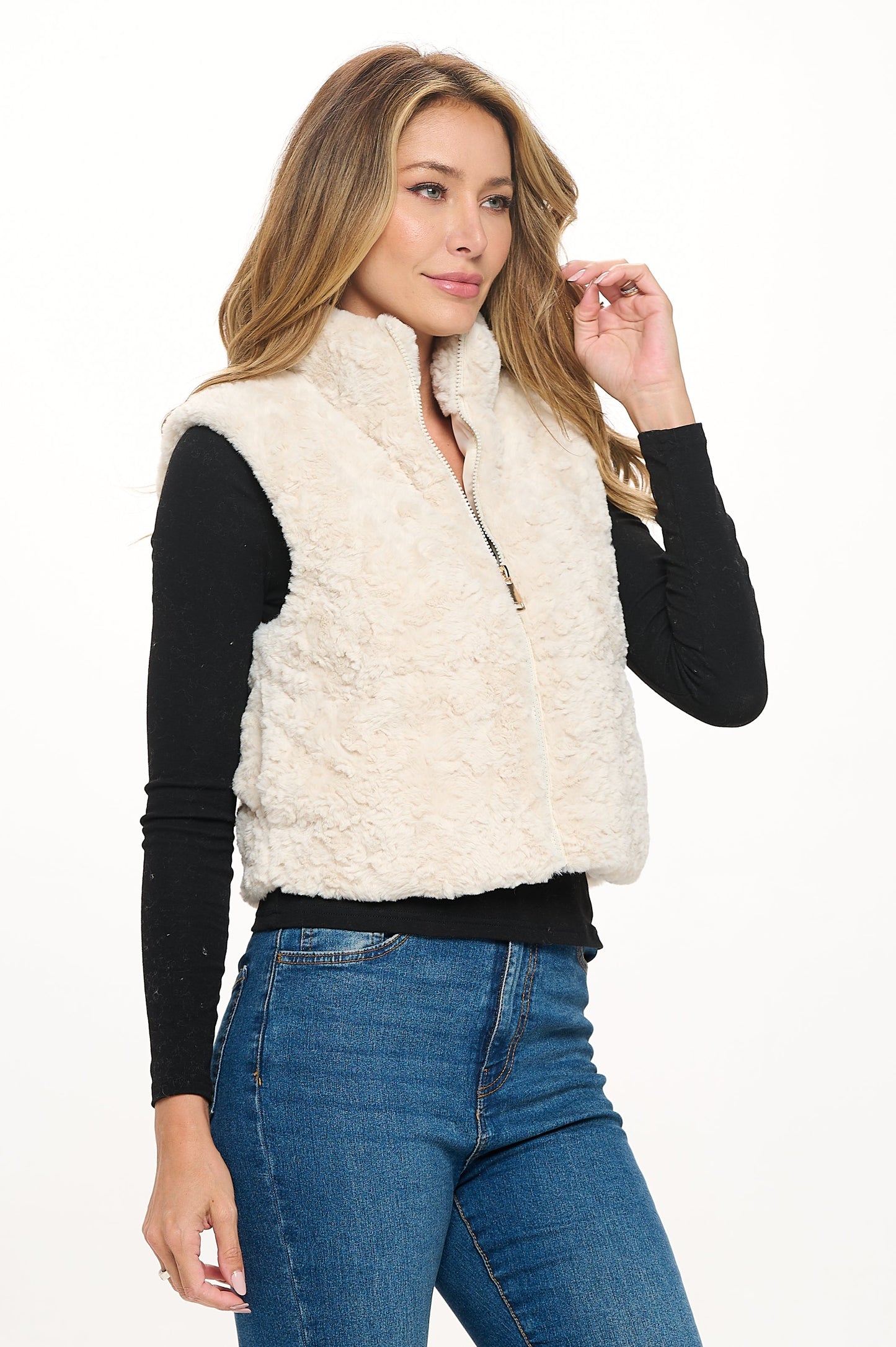Stylish Faux Fur Vest Cavalini, Inc.